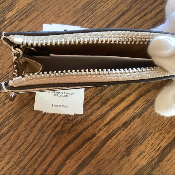 Coach Mini Skinny ID Case in Lemon Print 🍋 - Picture 4 of 5